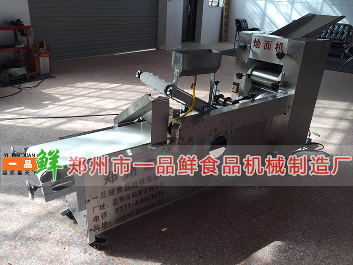 成品倉庫中的燴面機(jī)HMj-2型 成品倉庫中的燴面機(jī)HMj-2型