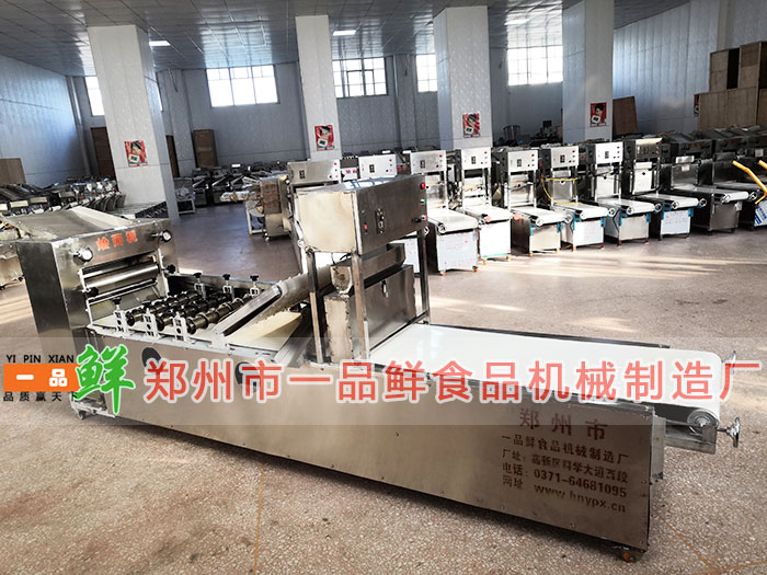 型燴面機(jī)HMJ-7(500型)(圖2) 倉(cāng)庫中的HMJ-7型(500型)燴面機(jī)