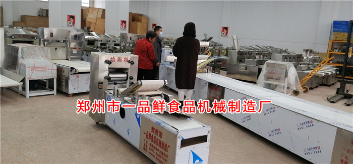 客戶考察多功能扯面機(jī) 客戶考察多功能扯面機(jī)